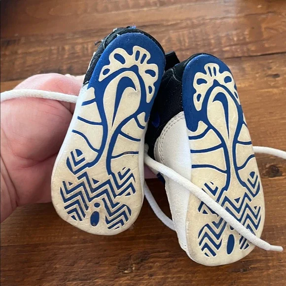 Baby cowboy boots and athletic shoes size 3 except the ropers 0-6 mo - Picture 2 of 7